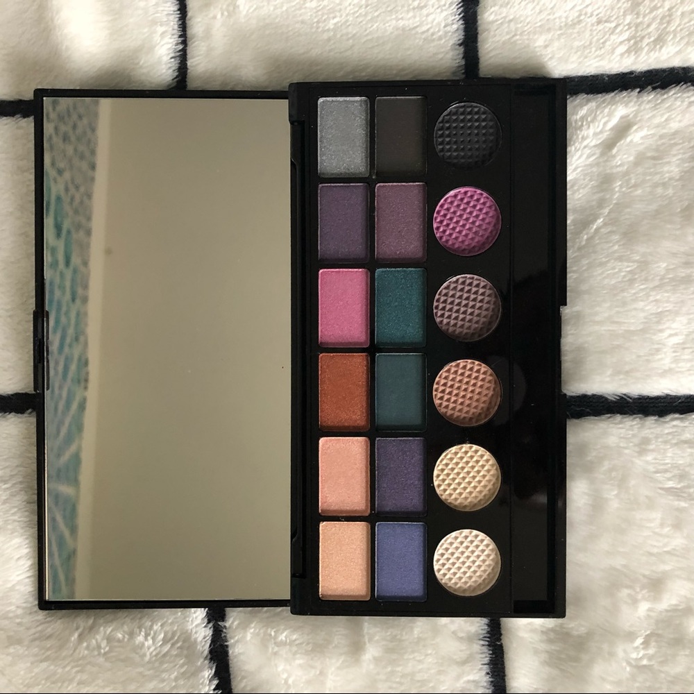 Makeup Palettes - Picture 6 of 6